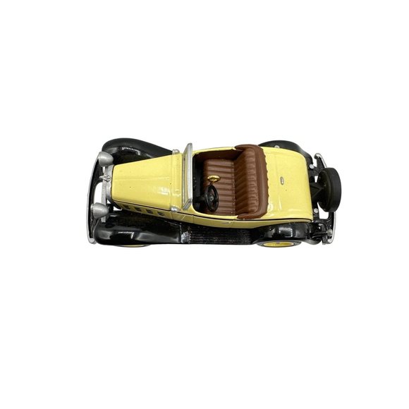 Hallmark Keepsake Ornament 1932 Chevrolet Standard Sports Roadster 1999 Vintage - Picture 7 of 11